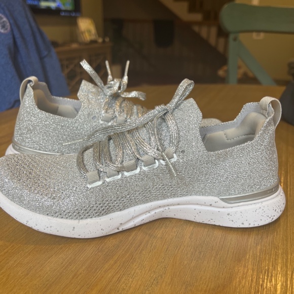 APL TechLoom Breeze in Metallic Silver - Picture 3 of 3